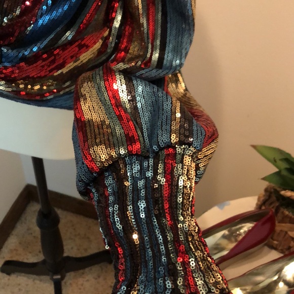 Vici Striking and cool sequin shirt with front twist. Size medium runs small - Picture 6 of 14